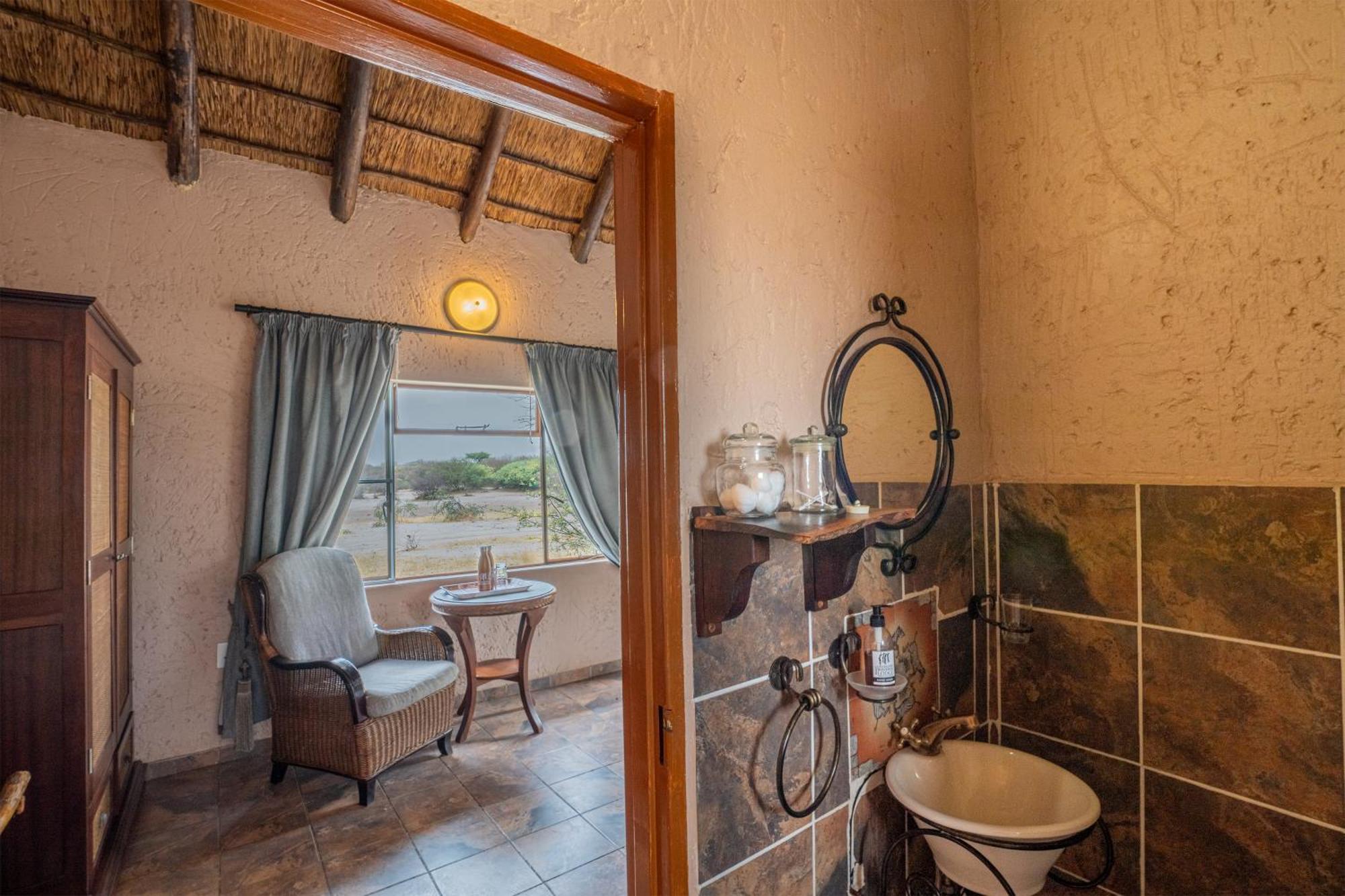 Grassland Safari Lodge Ghanzi エクステリア 写真